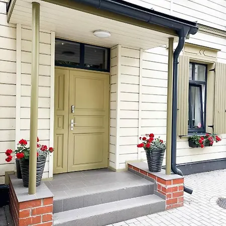 Bright Spacious In With Free Parking Riga