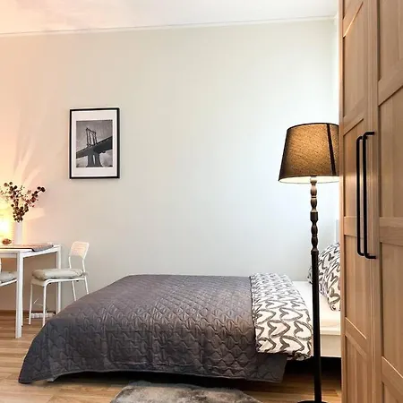 Bright Spacious In With Free Parking Riga