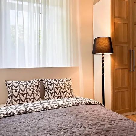 Bright Spacious In With Free Parking Apartment Riga